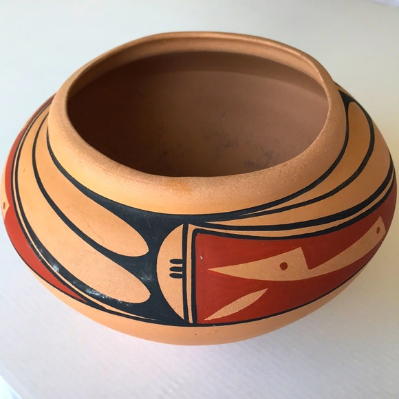 N Gino Laguna New Mexican Traditional Pottery